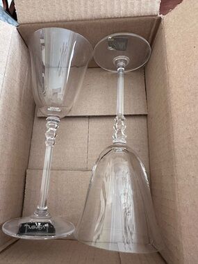 Mikasa Clear Crystal Wine Glasses with Faceted Stems - Set of 2